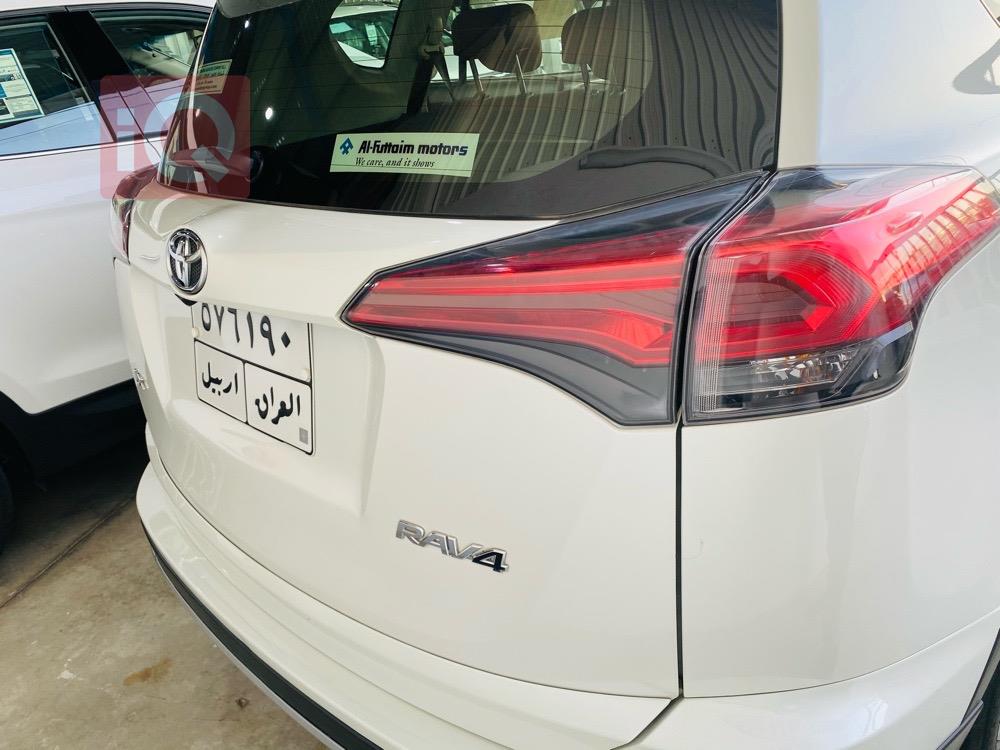 تۆیۆتا ڕاڤ 4